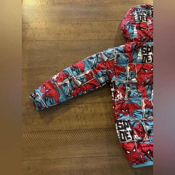 Boys Spider-Man puffer jacket! - Picture 2 of 7